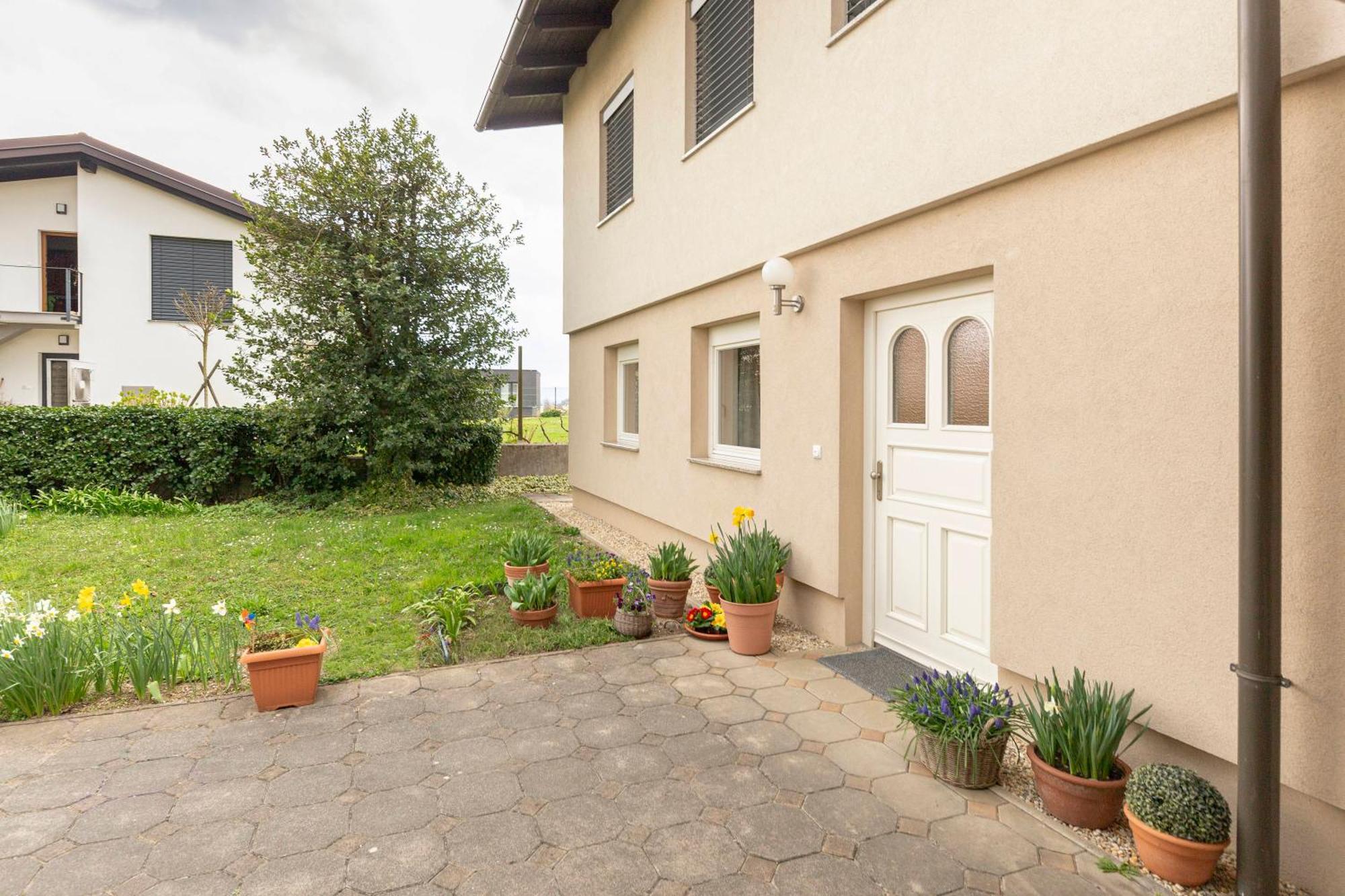 Апартаменти Cozy Garden Flat Любляна Екстер'єр фото